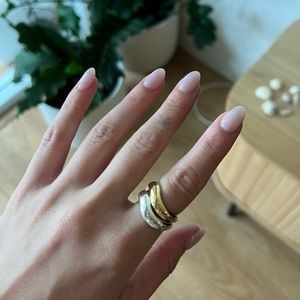 Mejuri Finger Ring in gold and silver